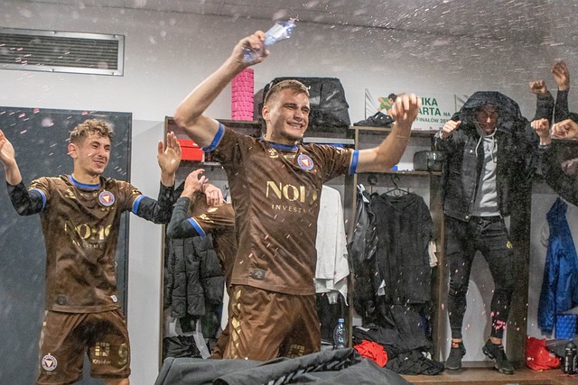 足协两大高 足协两大高