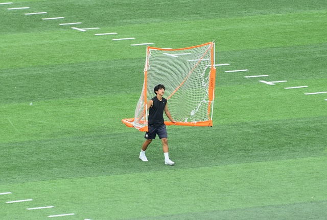 随着